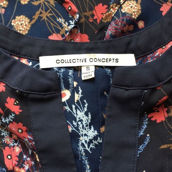 Collective Concepts Small Blouse Floral Dark Navy - Picture 5 of 7